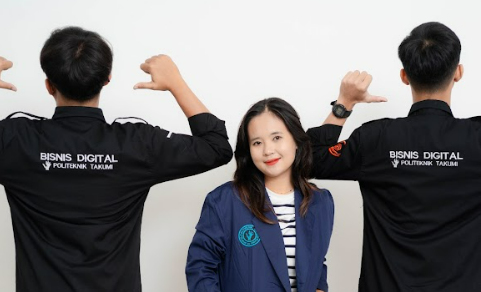 Keren! Mahasiswa Bisnis Digital, Kampus Cikarang Sulap Mie Instan Jadi Bisnis Cuan "Noodle Pop"