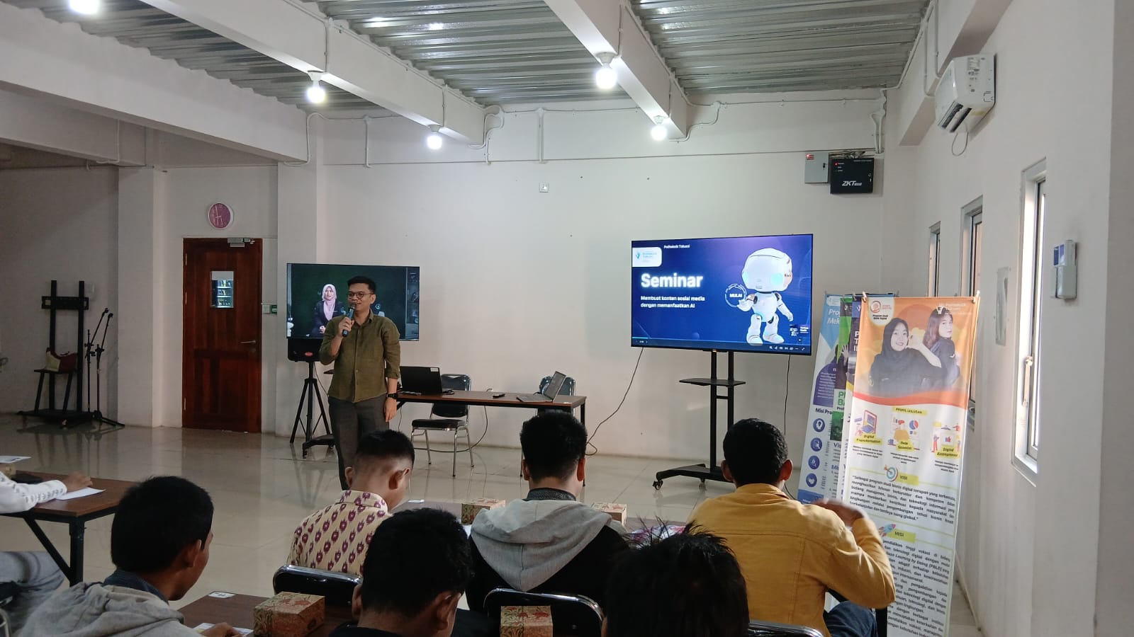 Kampus Cikarang Politeknik Takumi Gelar Seminar AI Bersama SMKN 1 Cikarang Utara