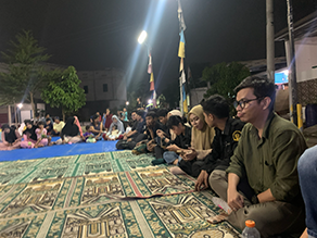 Pengabdian kepada Masyarakat: Prodi Bisnis Digital dan Teknologi Informasi Politeknik Takumi Hadir di Desa Mega Regency Cikarang